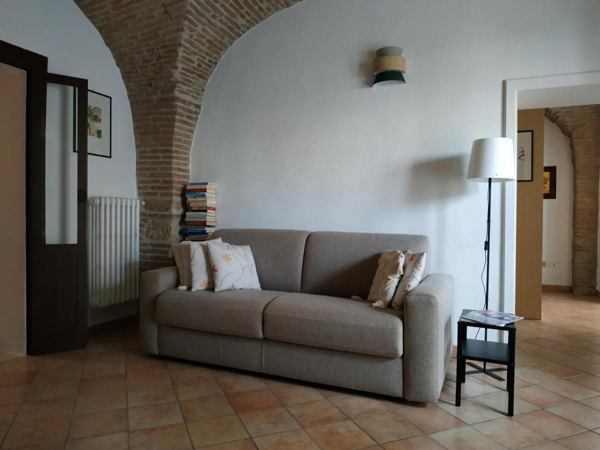 Bed And Breakfast In Piazza Orazio Venosa Eksteriør billede