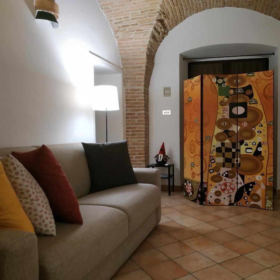 Bed And Breakfast In Piazza Orazio Venosa Eksteriør billede